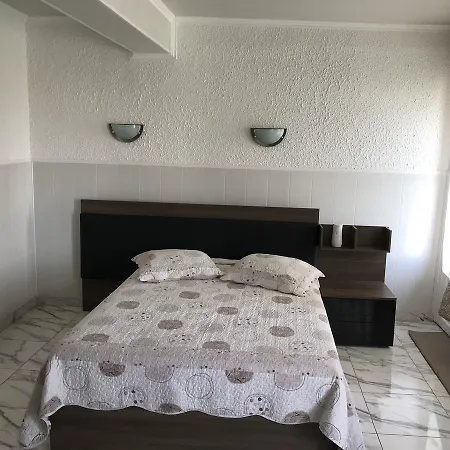 La Galiote 2*